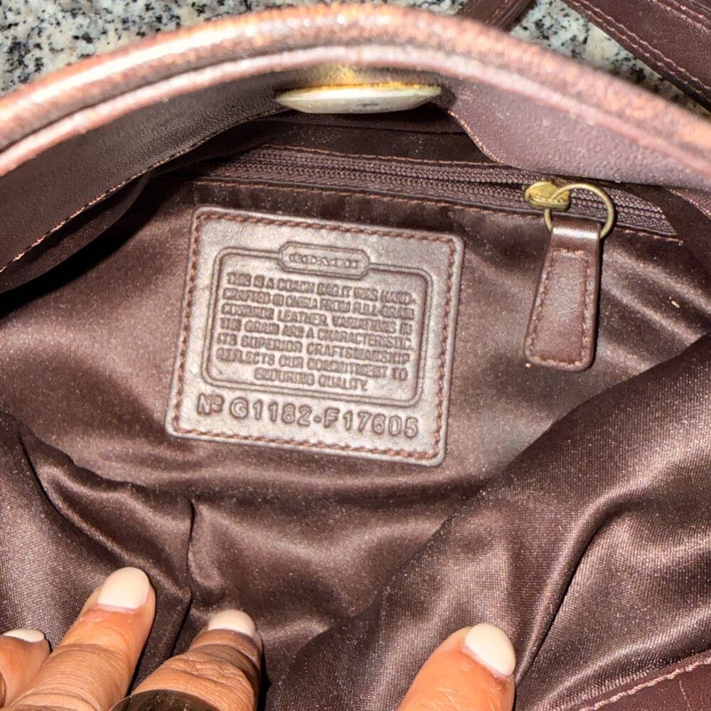 Chic Coach Dark Brown Leather Shoulder Bag - Picture 7 of 10